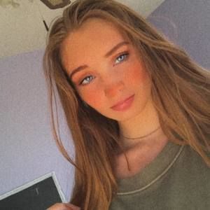 Meet your Posher, Dayanna